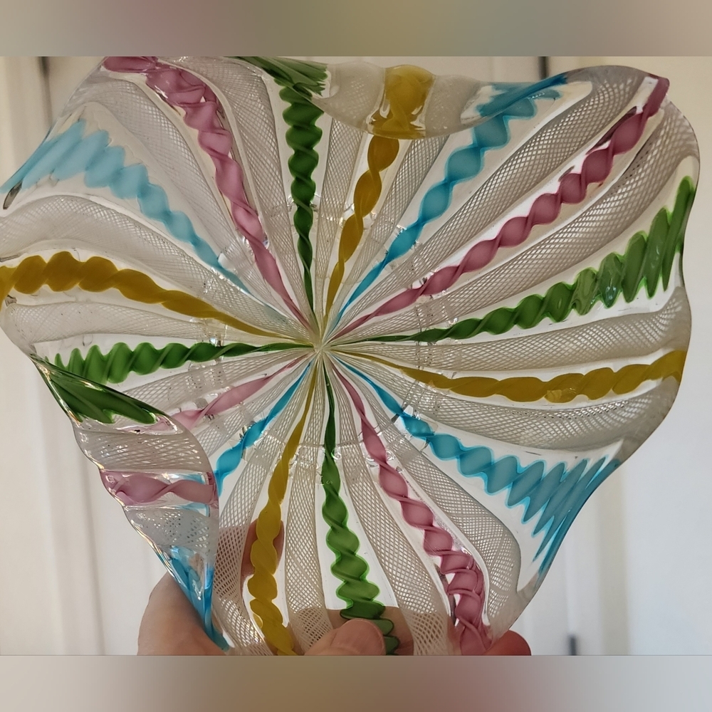 Used Gorgeous Murano Freeform Latticino Ribbon Glass Bowl Multicolor 6"